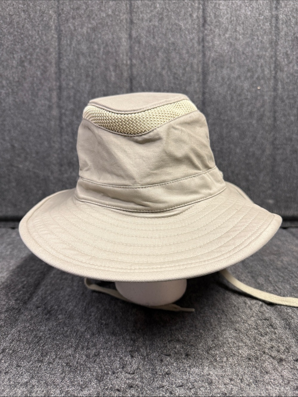 Tilley Men's Beige Ventilated Outdoor Sun Hat with Chin Strap